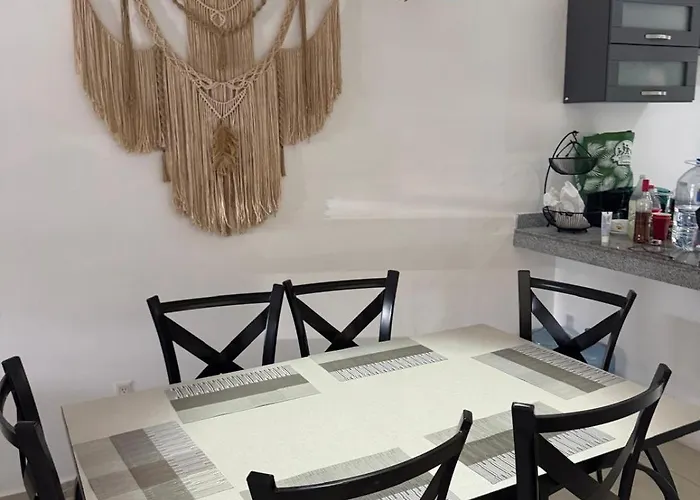 La Casa Del Arbol -4Bed 3 Bath